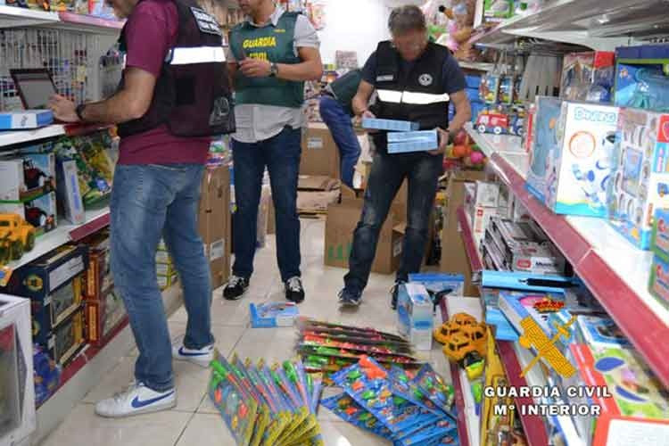 La Guardia Civil retira de la venta más de 3.200 juguetes por no reunir condiciones de seguridad