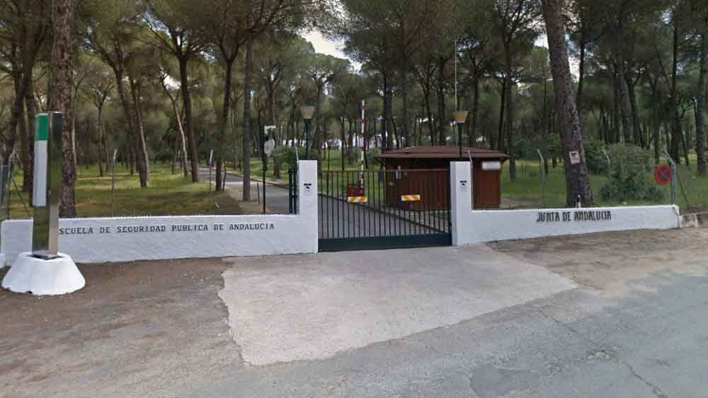 La Policía Local distingue a la Escuela de Seguridad Pública de Andalucía (ESPA) y los colegios de Abogados y Psicólogos