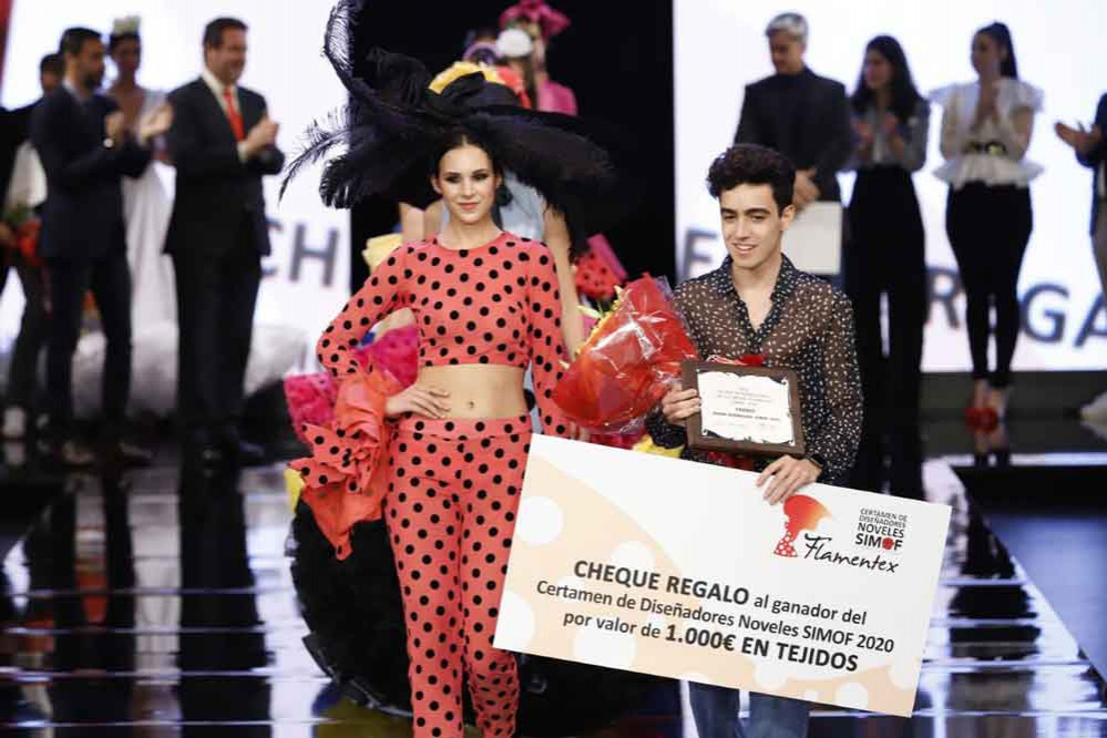 Carlos Checa, ganador del certamen de jóvenes diseñadores SIMOF 2020