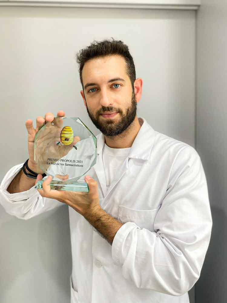 Los farmacéuticos reciben el Premio Voz Própolis por su labor en la pandemia