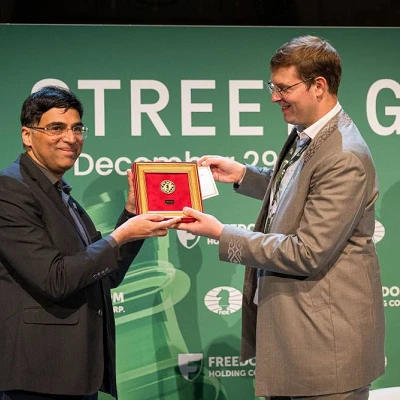 Ajedrez: Vishy Anand and Timur Turlov