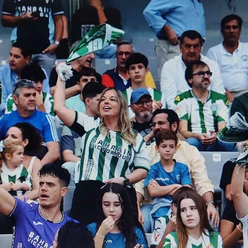 Público animando al Córdoba, el autor de la reseña aparece en ella. Imagen Redes Sociales.