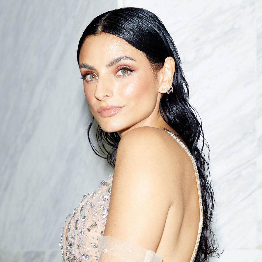 Aislinn Derbez y Asier Etxeandía presentarán la gala de los XII Premios PLATINO
