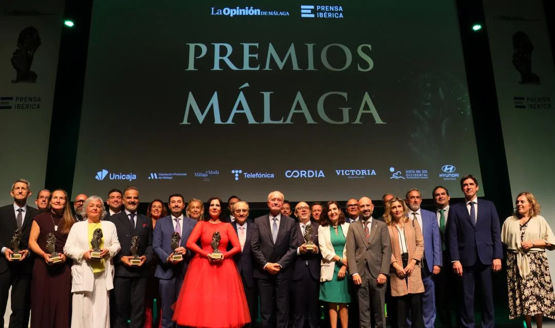 Premios Málaga 2025 Fotografía de conjunto de los premiados de los PREMIOS MÁLAGA. Foto de Carlos H Ramos