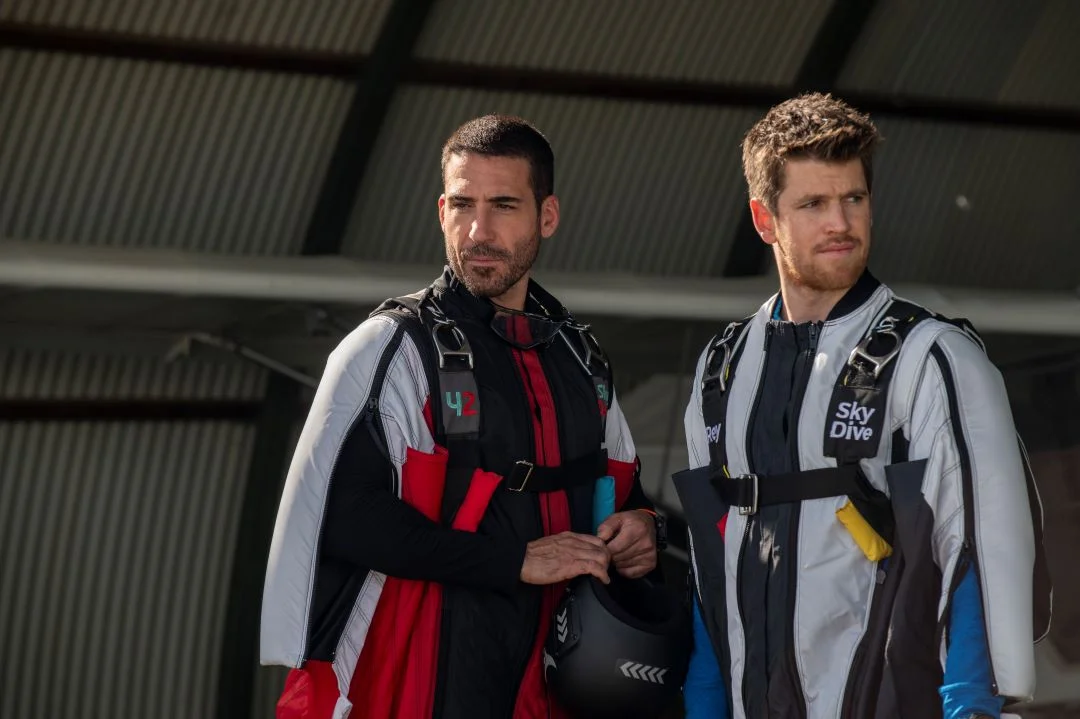 Arriesgarlo Todo: ‘La fiera’, el vértigo y la amistad en el salto BASE frame de la pelicula La Fiera. Actores.