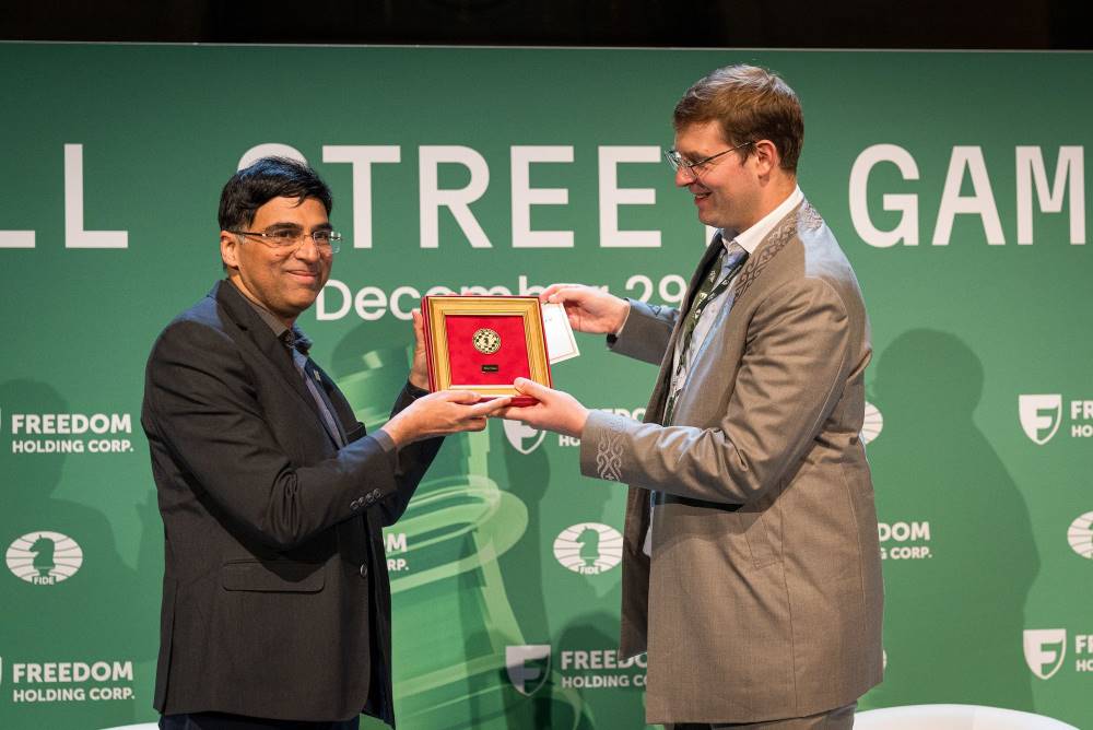 Ajedrez: Vishy Anand and Timur Turlov