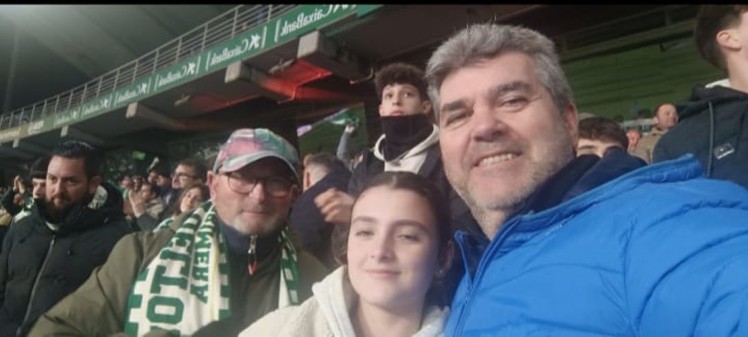 Nuestro compañero en la grada Córdoba Valladolid