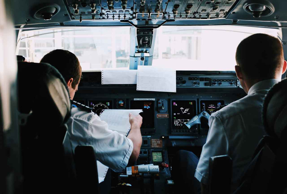 La Universidad de Salamanca y Adventia formarán a los pilotos de aviación para que afronten con seguridad emergencias sanitarias en vuelo