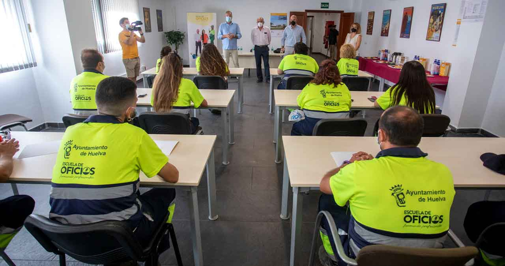 Huelva: La II Escuela de Oficios de Ferrovial Servicios y el Ayuntamiento de Huelva se clausura integrando a sus 18 alumnos en la bolsa de trabajo de la empresa