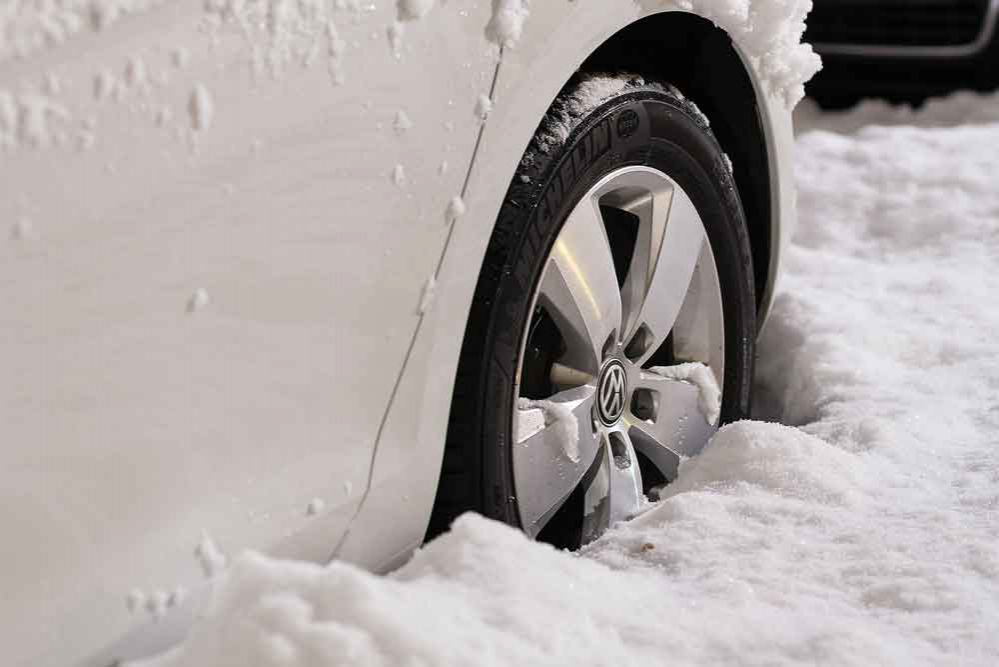 Renueva los neumáticos antes de invierno y hazte con unas buenas cadenas de nieve
