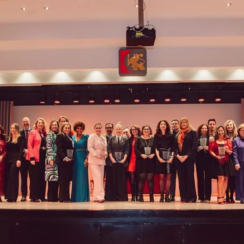 Foto de Familia de los Premios Mujer y Poder entregados en Córdoba