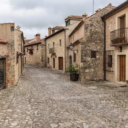 Castilla-La Mancha y Aragón concentran las localidades más baratas de España, con inmuebles por debajo de los 300€/m2